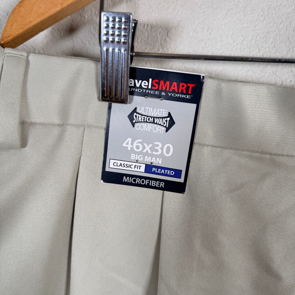 Roundtree & Yorke TravelSmart Pleated Dress Pants Mens 46x30 Beige Cuffed NEW - Picture 2 of 5